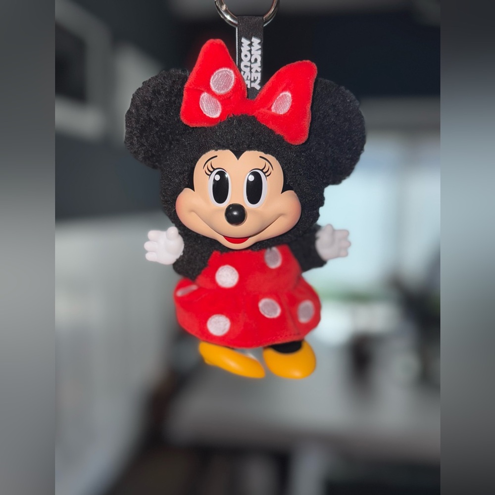 Mickey & Family Disney Minnie Mouse Pop Mart - Picture 2 of 2